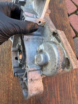 Komplet klikové skříně levý pravý blok kartery Yamaha YZ 125 - 18