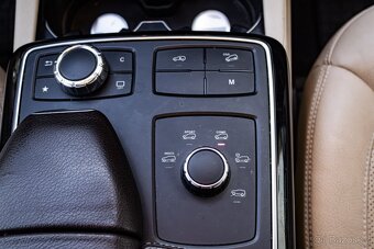 Mercedes-Benz GLE350d 190kW 4Matic / FULL LED Matrix / - 18