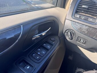 Chrysler Town Country 3,6 V6 RT El dveře DO 2011 DPH - 18