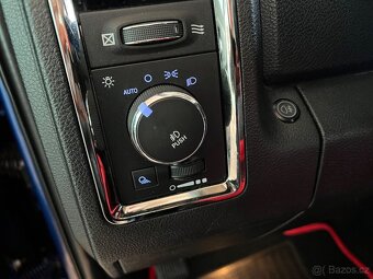DODGE RAM 5.7 HEMI   4X4 model roku 2015 - 18