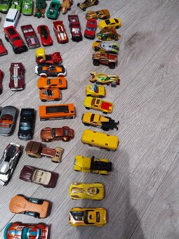 Hot-wheels sada 134 aut - 18