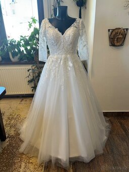 Svatební šaty, víc druhů - 18