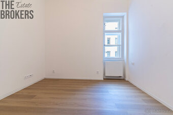 Prodej nadstandardního bytu 3+KK, 105 m² – Pernerova, Karlín - 18