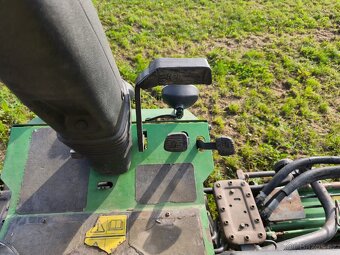 John Deere 8700 vřetenová sekačka - 18
