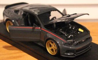 1:24 rozprodám sbírku Ford Mustang - 18