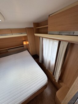 Adria Adora 563 PU ~ Královská postel - 18