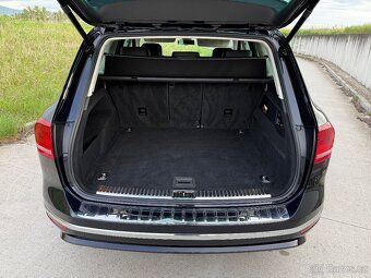 Volkswagen Touareg 3.0 TDI 4MOTION Rline - 18