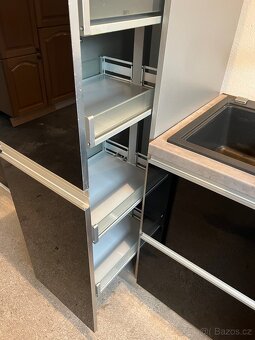 Moderní kuchyň se všemi spotřebiči - 18