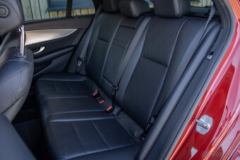 Mercedes-Benz E trieda Kombi 220 d 4MATIC A/T - 18