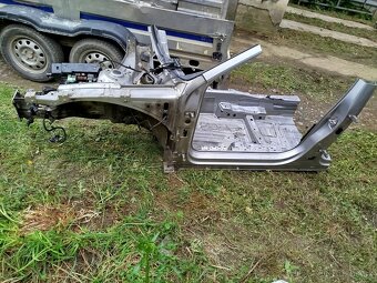 Rozpredám Passat b8 kufor farba: LR7H - 18