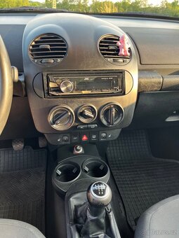 Volkswagen New Beetle - 18