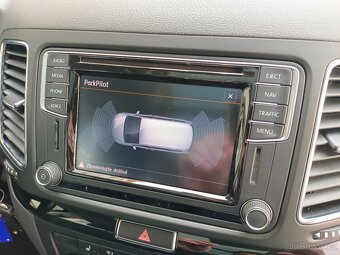 VW Sharan 1.4 TSI 110kW DSG Highline - záruka Autodraft - 18
