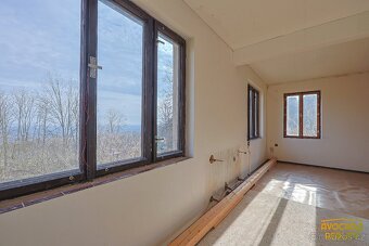 Dům s úchvatnými výhledy - 18