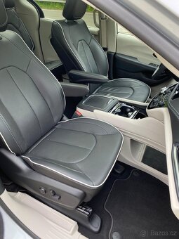 Chrysler Pacifica Limited 3.6 V6 r.v.2023 - 18