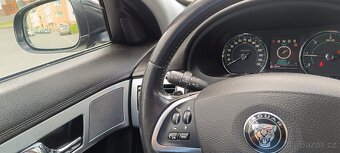 Jaguar XF 3,0 S nafta  RV 2015 - 18