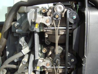 HONDA 25 HP čtyřtaktní závěsný motor - jako nový, ovládání ř - 18