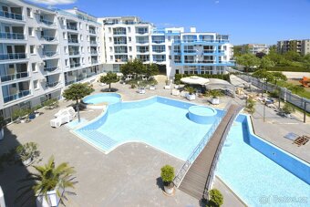 Prostorný apartmán 2kk s výhledem na bazén, jen350m od pláže - 18