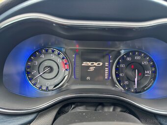 Chrysler 200S Limited 2,4 Kůže Klima 2015 - 18