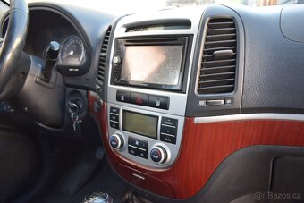 Hyundai Santa Fe 2.2CRDi /2007/TAŽNÉ/4X4/ČTĚTE/ - 18