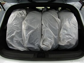 Renault Clio IV  E-Tech full hybrid 103 kW/140k Intens - 18