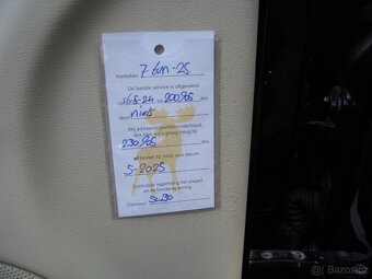 Volvo V60 2,4 D6 PHEV Luxusní vůz - 18