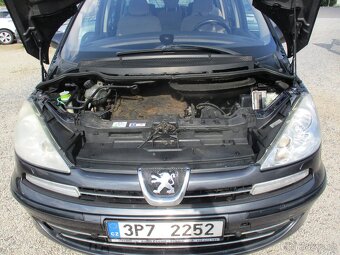 PEUGEOT 807 2,2HDI 125KW Premium AUT6 8míst 2008 - 18