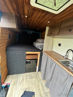 Mercedes Benz Sprinter - obytná dodávka - 18