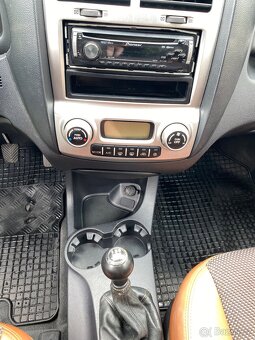 Kia Sportage 2.0 16V 4WD – na opravu nebo na díly - 18