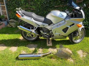 Honda VFR 800 Fi r.v. 2001 - 18