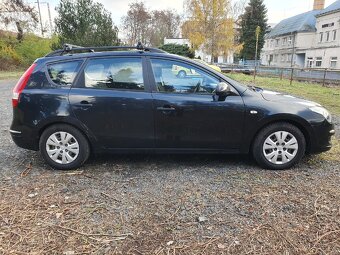 Hyundai I30 CW 1.6crdi COMBI 66KW r.v. 2010 - 18