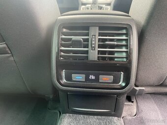 Volkswagen Passat 2,0 TDi 140kW DSG R-Line - 18