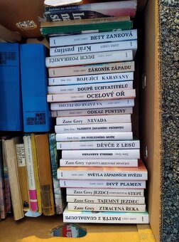 malotraktor  kryt na stabilní motor, knihy myslivost, romány - 18