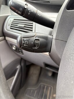 Prodám Peugeot 807 2.0HDI - 18