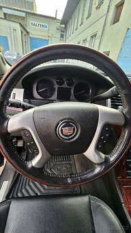 Cadillac Escalade ESV - 18
