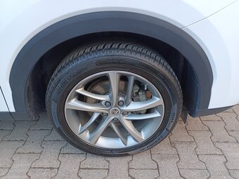 MG EHS PHEV Luxury 1.5 190kW AUT. 60tkm Panorama Virtual LED - 18