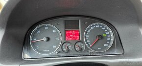 VW Touran 2.0TDI Highline / Navigace + VIDEOPROHLÍDKA - 18