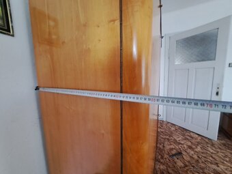 Starožitný fladrovaný nábytek - 18