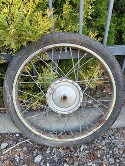 Brzdovy štít jawa - 18