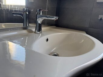Prodej prostorného dvoupodlažního rodinného domu – Kožlany ( - 18