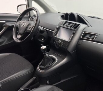 TOYOTA VERSO - 18