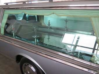 Mercedes-Benz W123 3.0D pohřební vůz, TOP STAV - 18