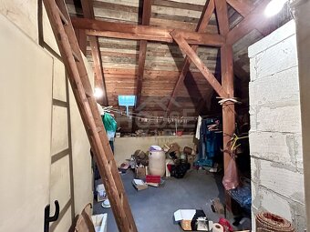 Prodej rodinného domu 240 m², na pozemku 1199 m², Praha - Ho - 18