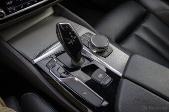BMW Rad 5 Touring 530d xDrive A/T aj na splátky - 18
