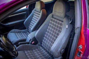 Volkswagen Golf 2.0 FSI GTI Turbo - 18