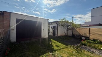 Menší rodinný dům se zahradou v širším centru Hradce Králové - 18