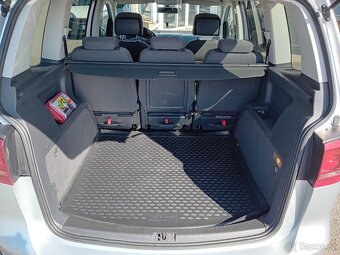 VOLKSWAGEN TOURAN 1,6 TDI /NAVI/2xKOLA/ROZVODY/ODPOČET DPH/ - 18