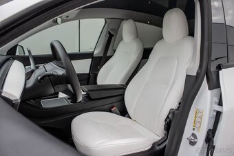Tesla Model Y 324 kW, automat, 2021, Long Range - 18