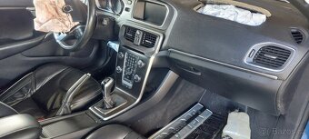 Volvo v40 R-Design - 18