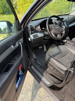 Kia Sorento 2.2CRDi 145kW, automat TOP výbava, najeto 129800 - 18