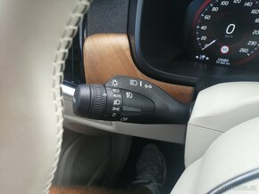 Volvo V90 kombi,4x4,2.0 D4,Momentum Pro,ČR,DPH - 18
